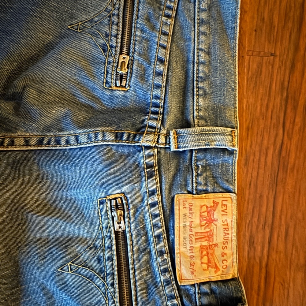 Levi's Vintage Women's Relaxed Jeans - Medium Blue